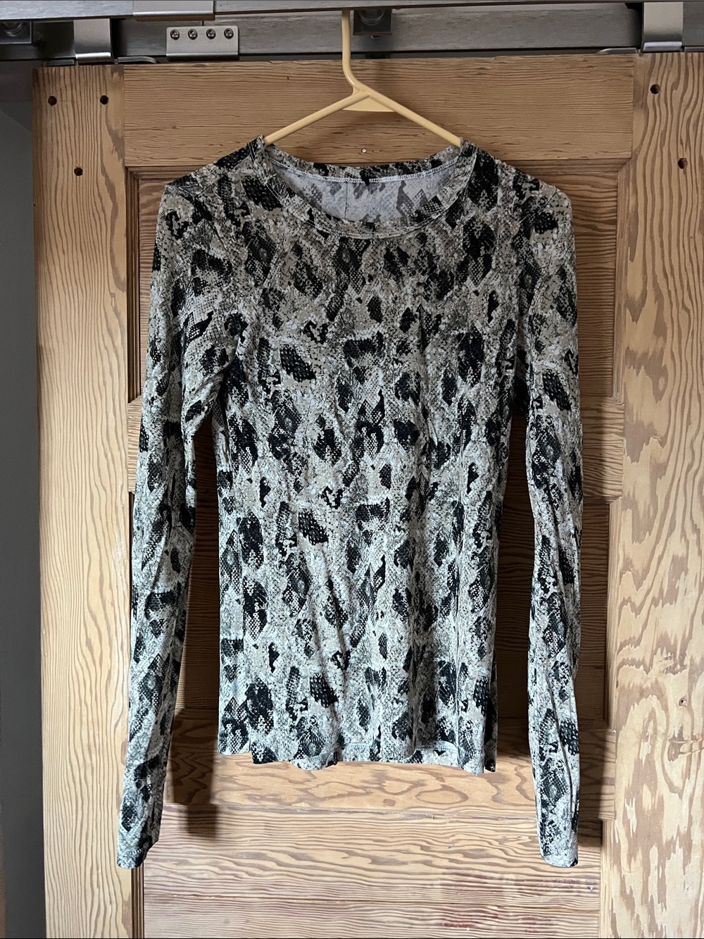 rag & bone Black and Cream Snake-Print Long Sleeve Tee